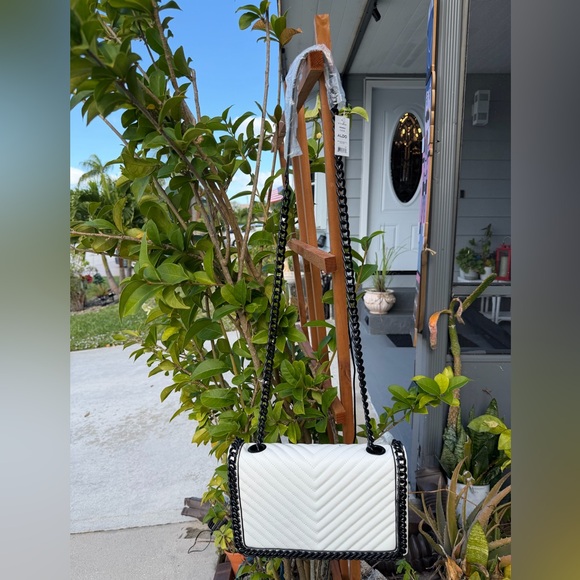 ALDO Greenwood White Quilted Shoulder Bag/Crossbody Bag - Picture 9 of 16